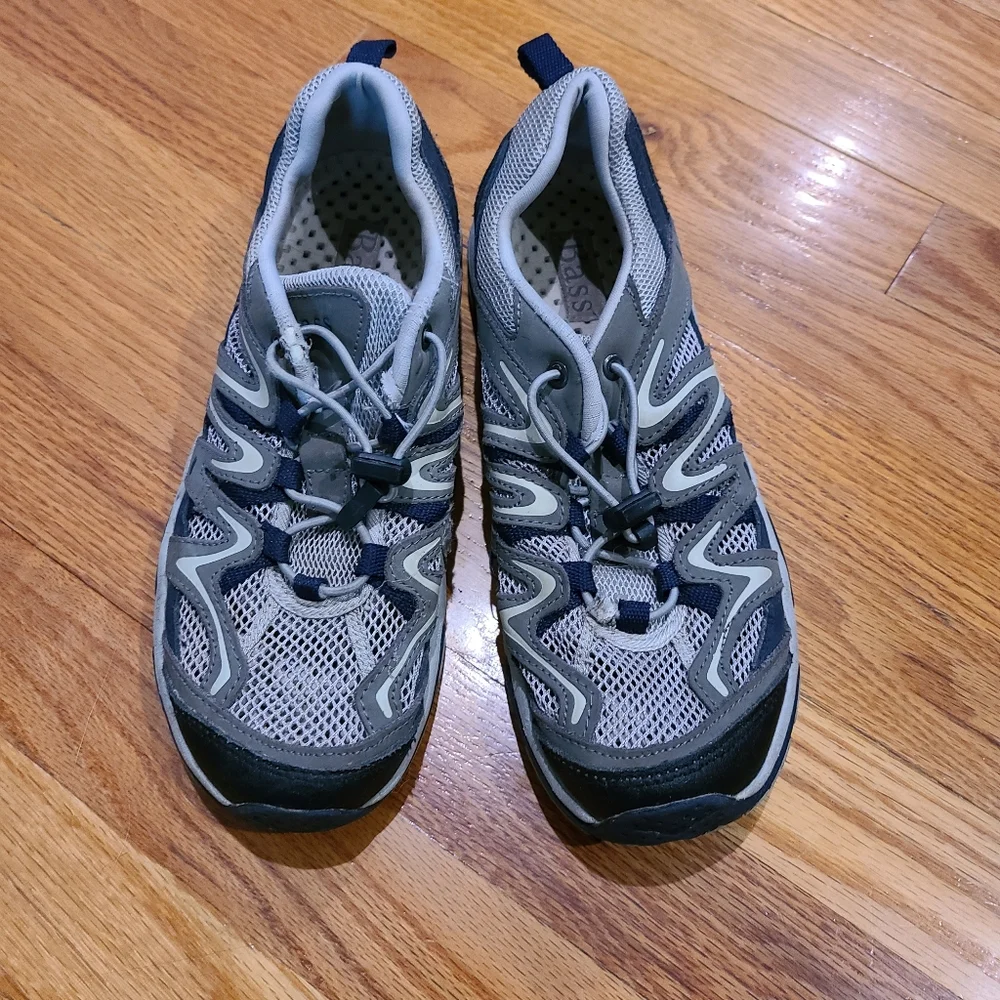 Bass Sneakers